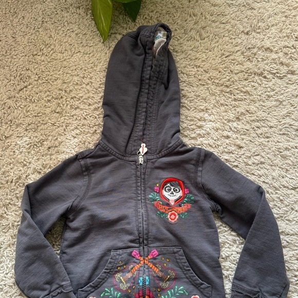DISNEY CoCo hooded zip up sweater Embroidered little bling skulls Unisex 4T - Picture 2 of 10